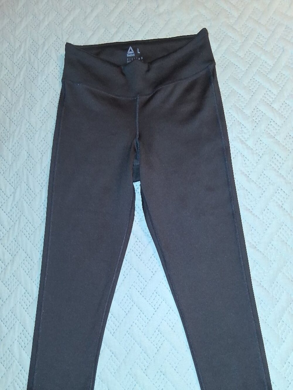Reebok Women's 3/4 Black Leggings-size L